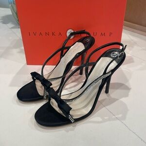 Ivanka Trump black heel